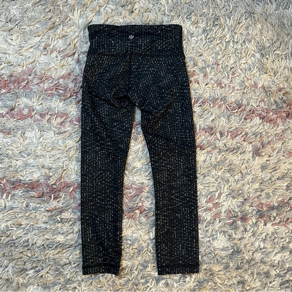 Lululemon wunder under legging 2 - Picture 2 of 3